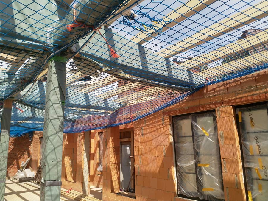 Netze und Absturzsicherungen